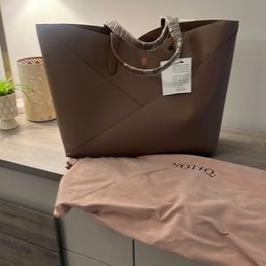 Notiq Travel Tote